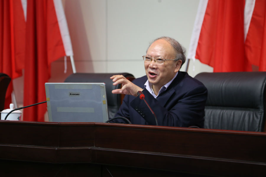 图为孟昭武教授