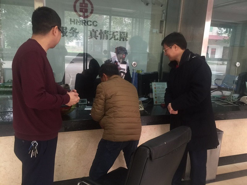 董事长蒋生文慰问一线工作人员现场