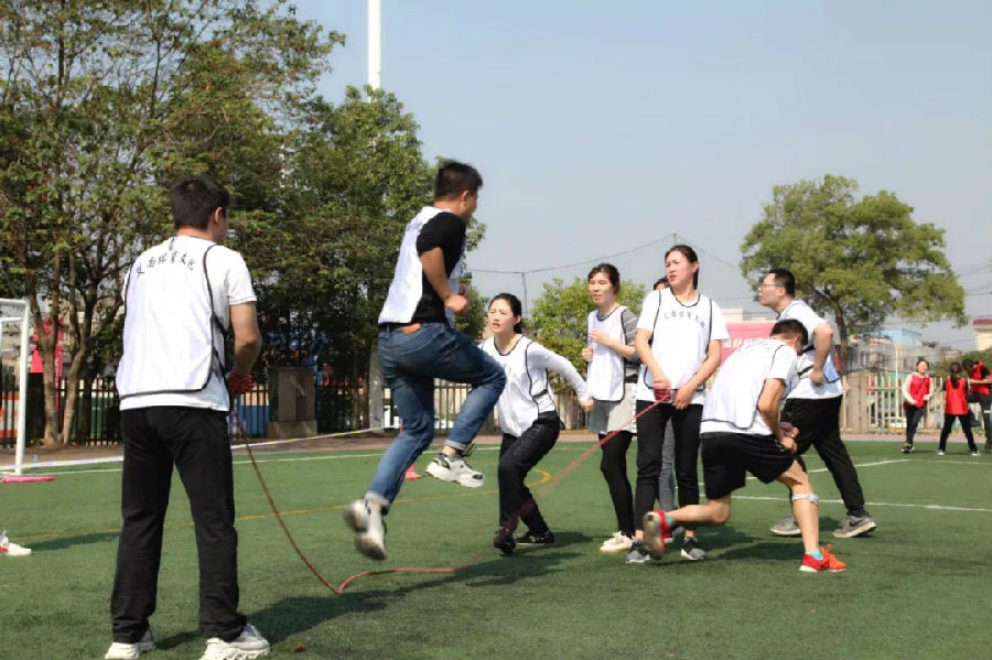 精诚合作 共同跨越