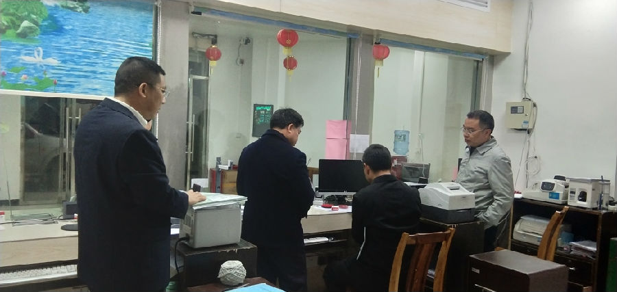 安仁农商银行:扎实开展“五一”节前安全保卫夜查.jpg
